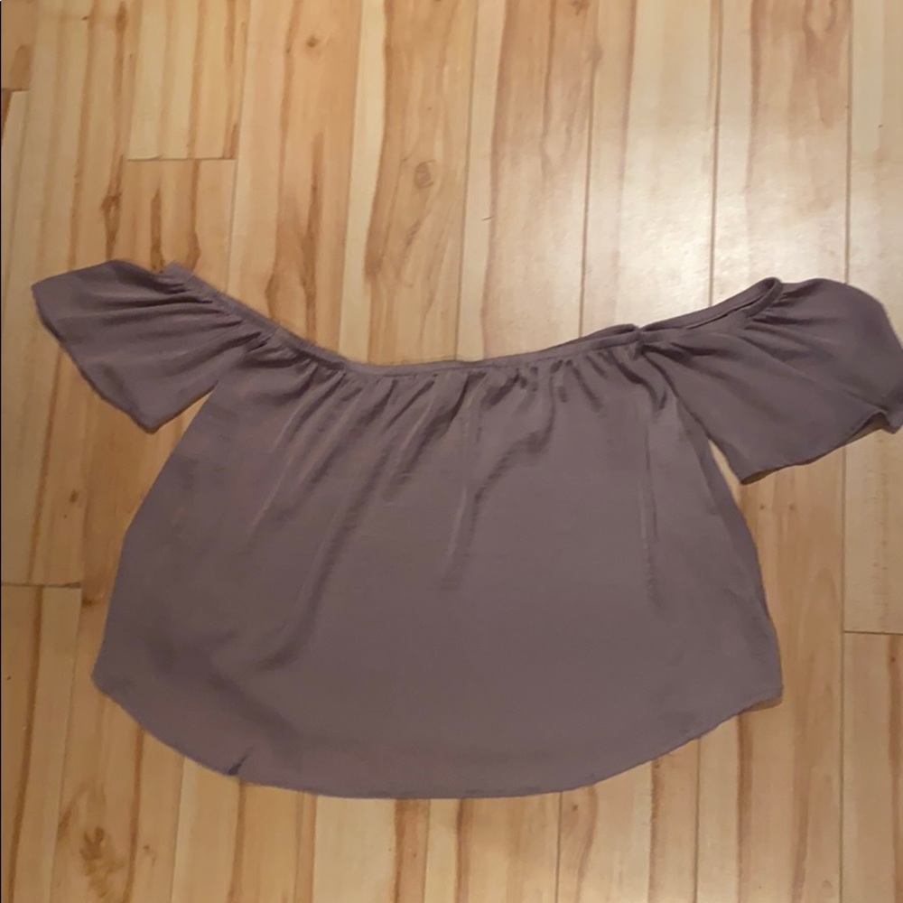 American Eagle-Off The Shoulder Top